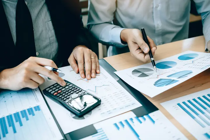 Optimisation fiscale à Lyon : calcul de l'impôt sur les sociétés d'une PME par l'expert-comptable